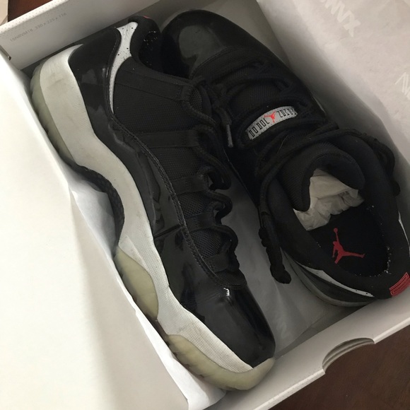Air Jordan 11 Low (Infrared 23) - Picture 3 of 7